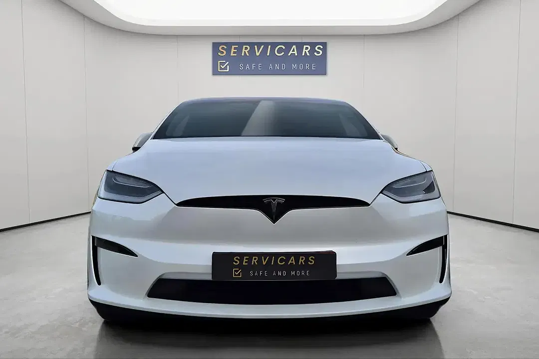 Tesla Model X Plaid - Thumbnail 3