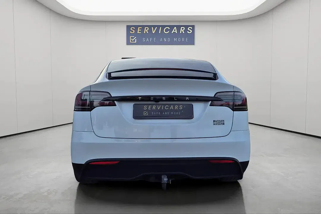Tesla Model X Plaid - Thumbnail 6