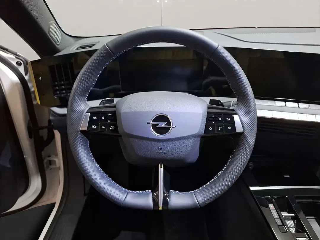 Opel Astra 1.2 Turbo - Thumbnail 8