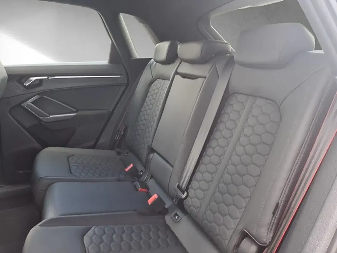 Audi RS Q3 S tronic quattro - Thumbnail 11