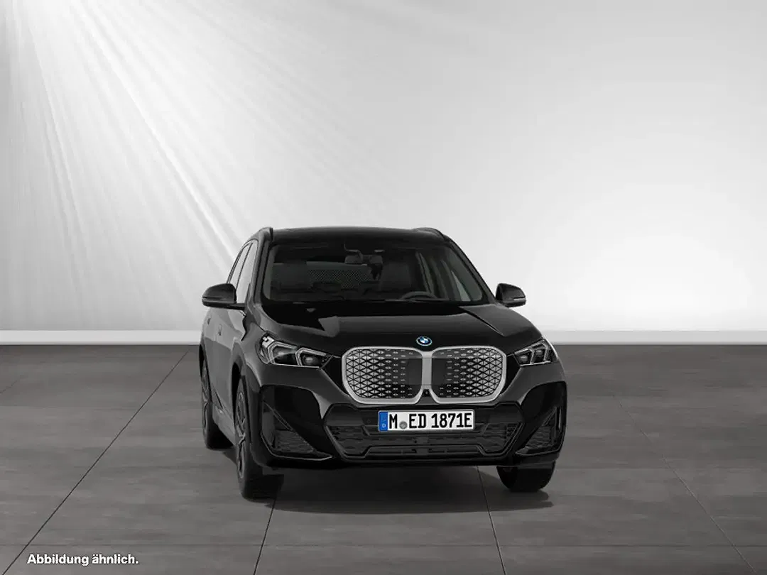 BMW iX1 xDrive M - Thumbnail 10