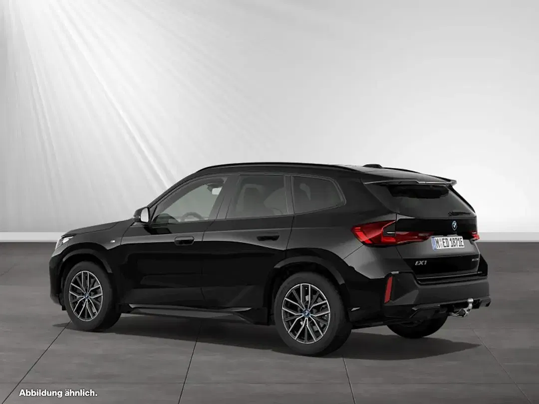 BMW iX1 xDrive M - Thumbnail 6