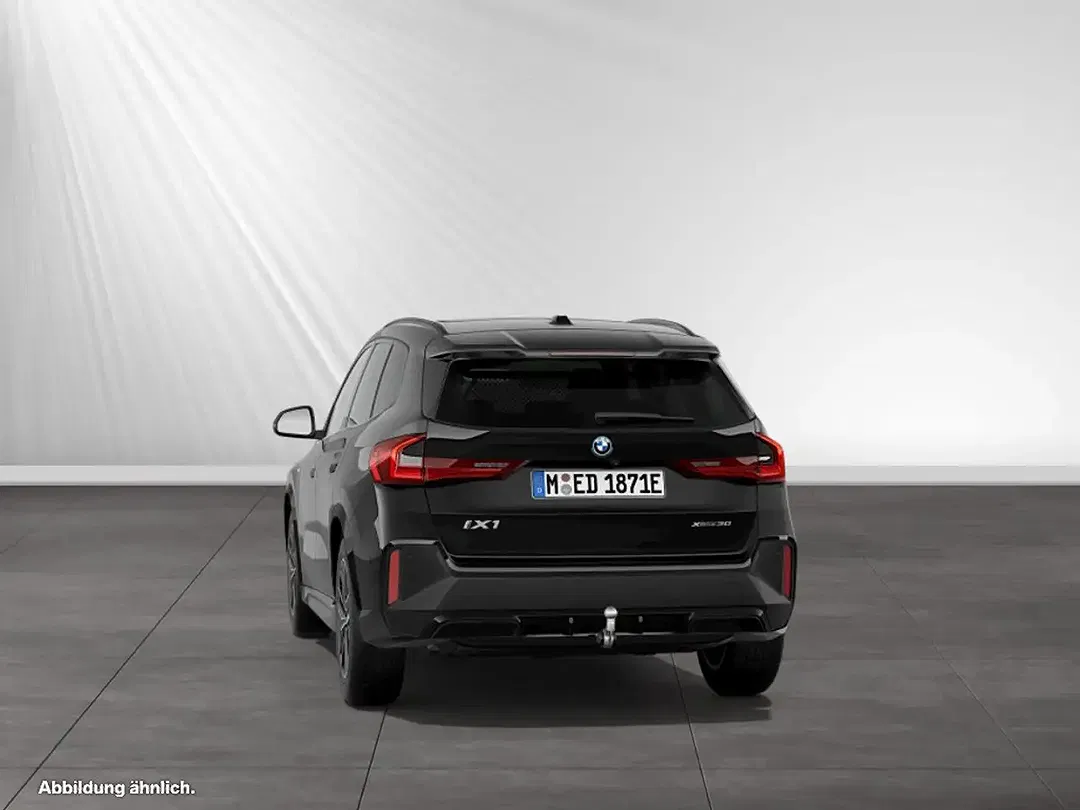 BMW iX1 xDrive M - Thumbnail 7