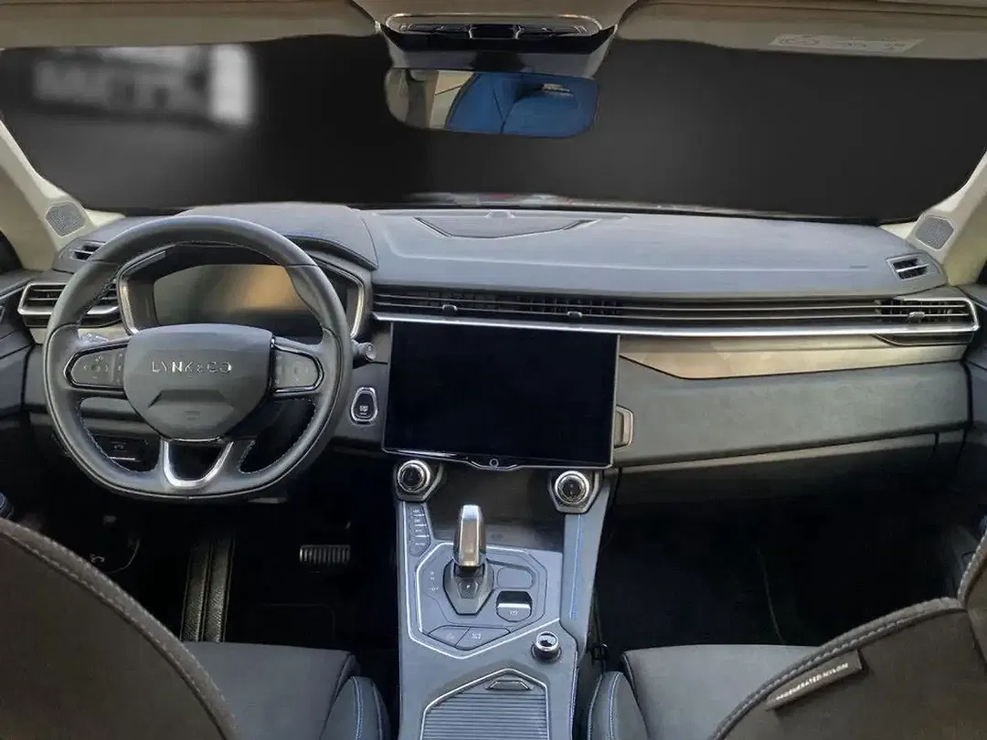 Lynk & Co 01 - Thumbnail 8