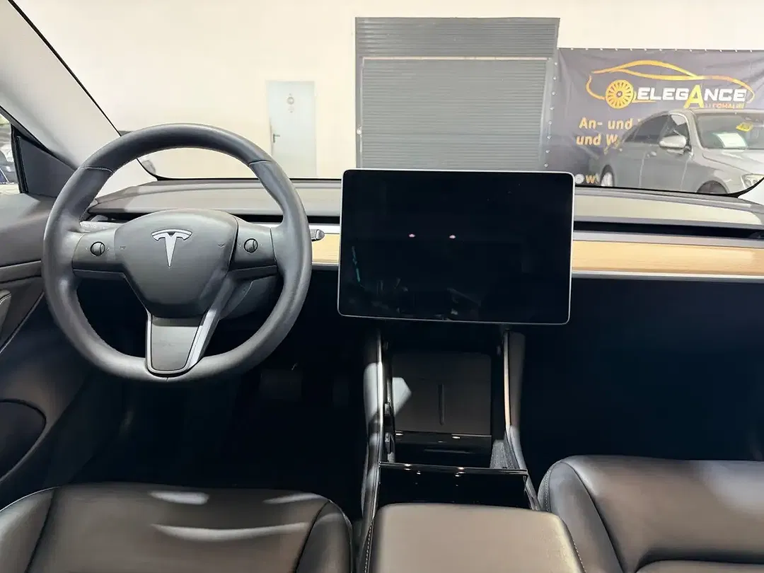 Tesla Model 3 RWD Standard Range Plus - Thumbnail 13