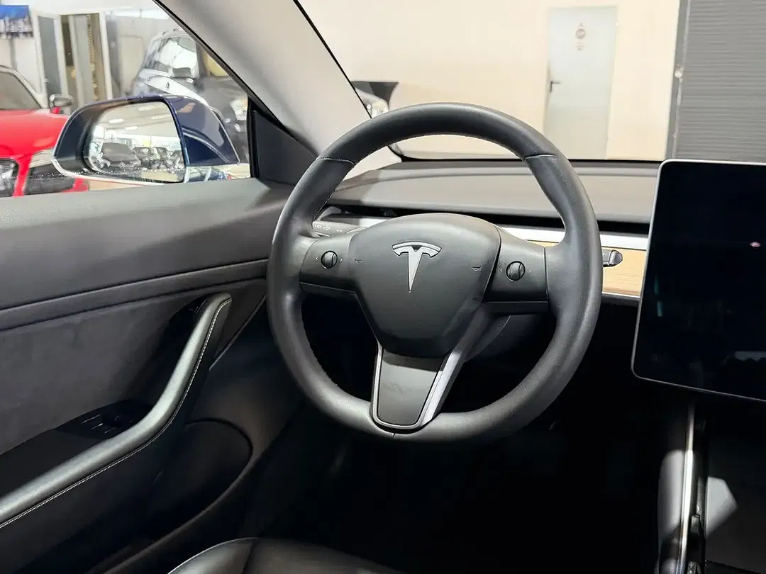 Tesla Model 3 RWD Standard Range Plus - Thumbnail 14