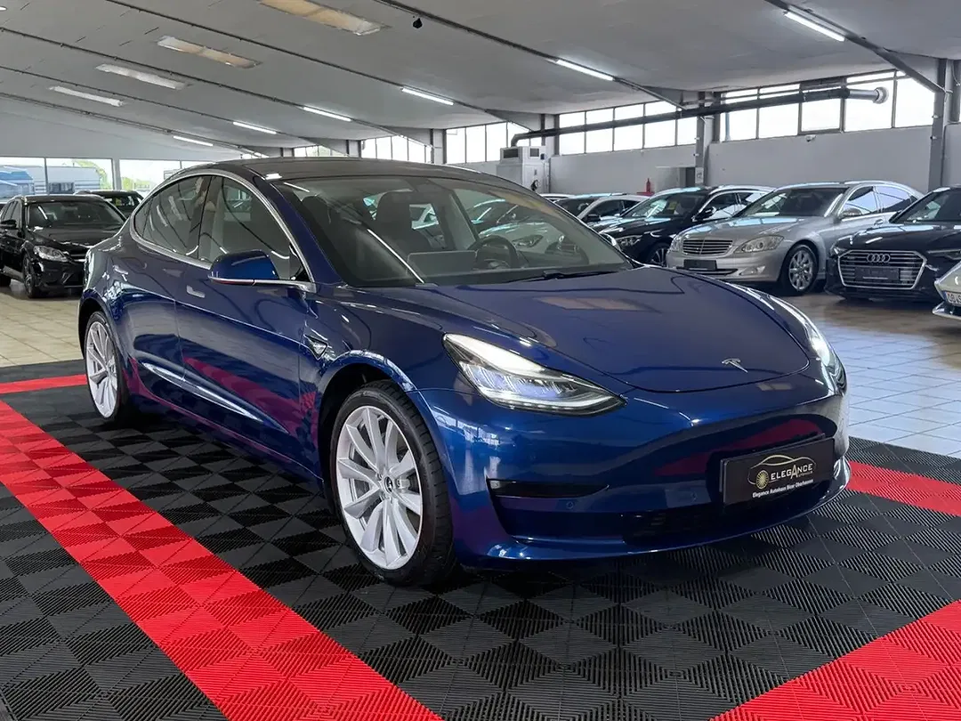 Tesla Model 3 RWD Standard Range Plus - Thumbnail 3