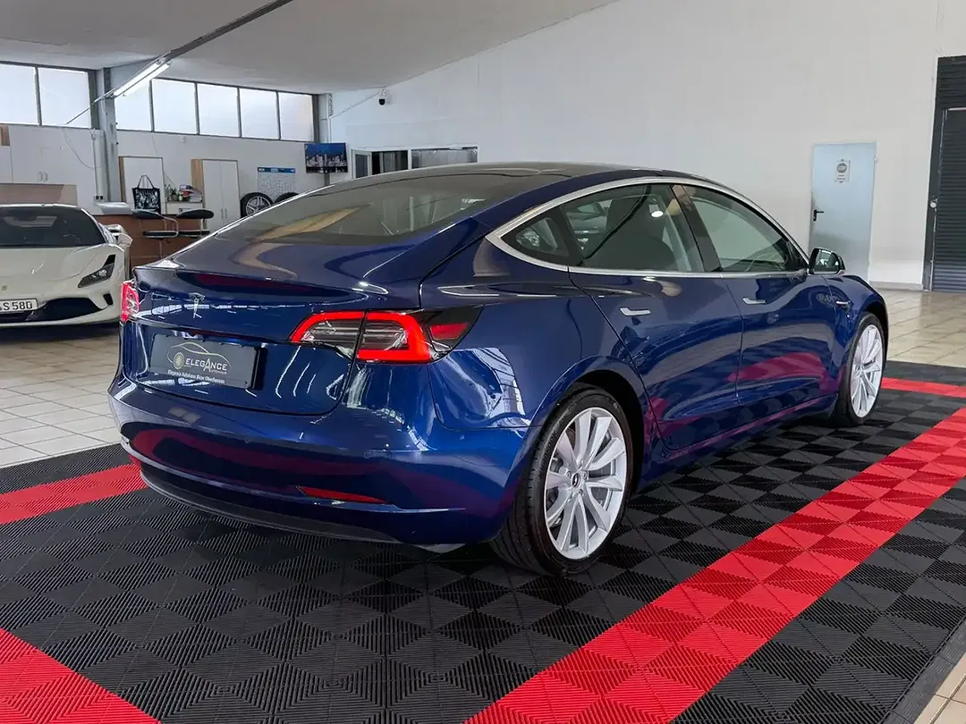 Tesla Model 3 RWD Standard Range Plus - Thumbnail 4