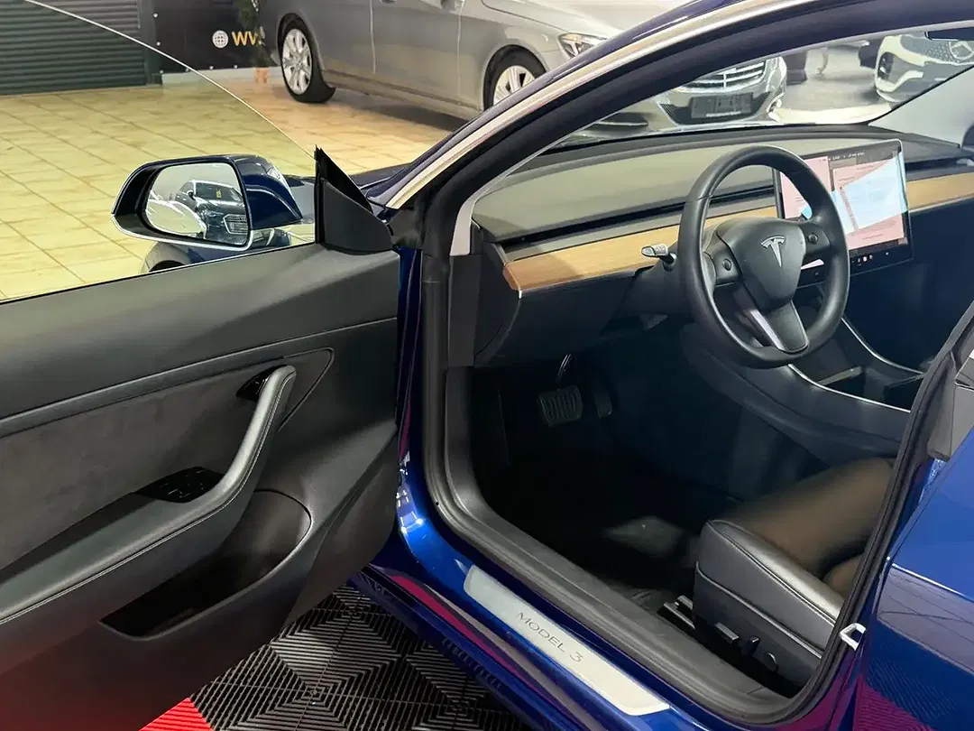 Tesla Model 3 RWD Standard Range Plus - Thumbnail 7