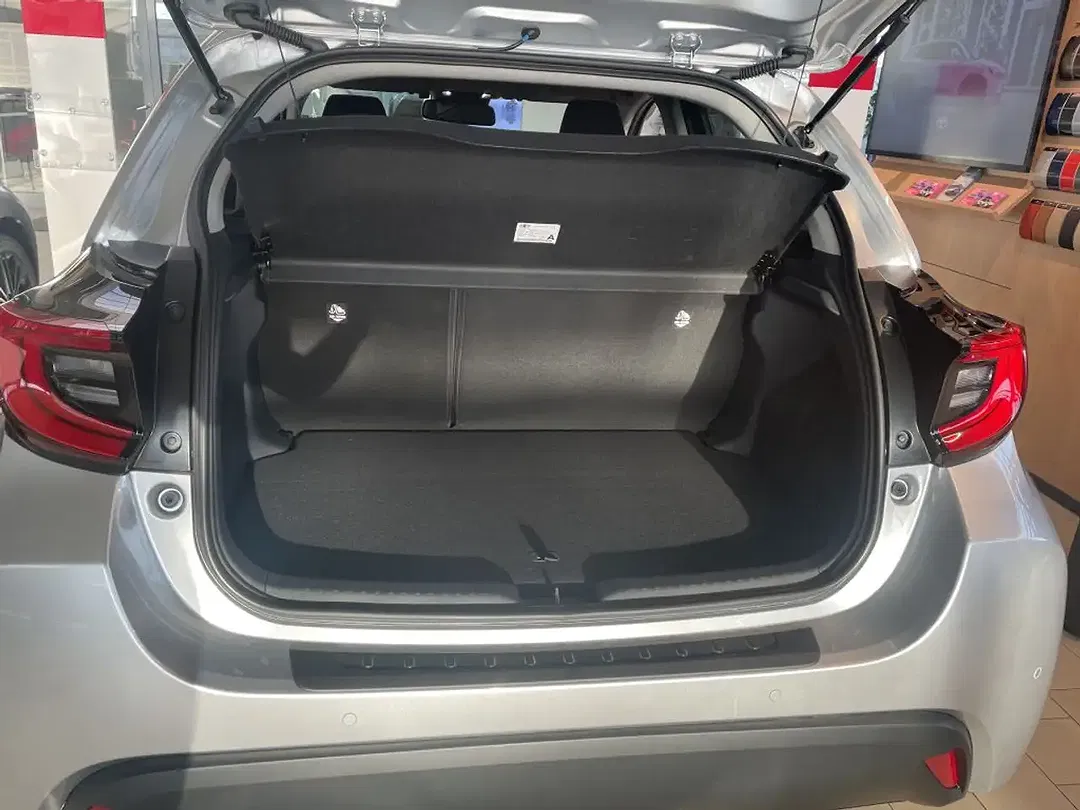 Toyota Yaris 1.5 Hybrid - Thumbnail 10