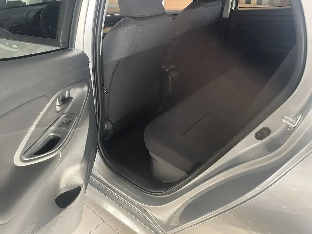 Toyota Yaris 1.5 Hybrid - Thumbnail 11