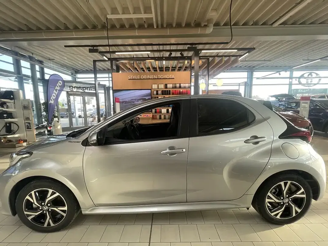 Toyota Yaris 1.5 Hybrid - Thumbnail 4