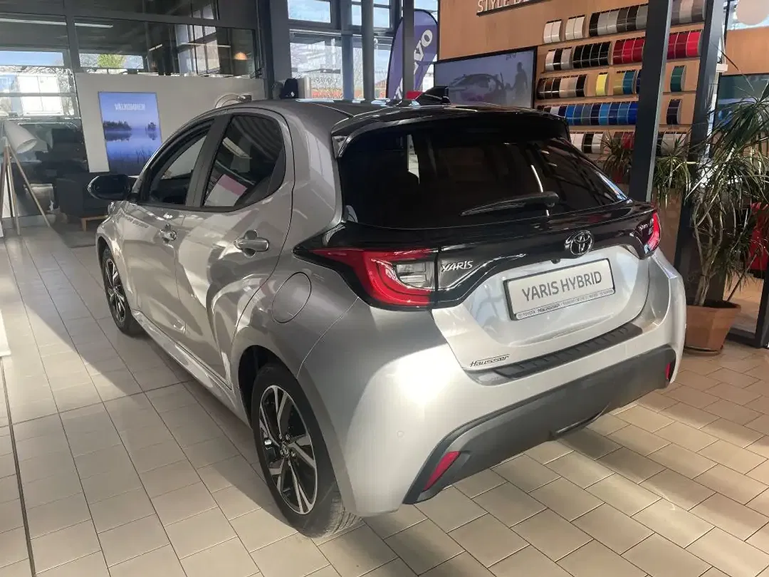 Toyota Yaris 1.5 Hybrid - Thumbnail 5