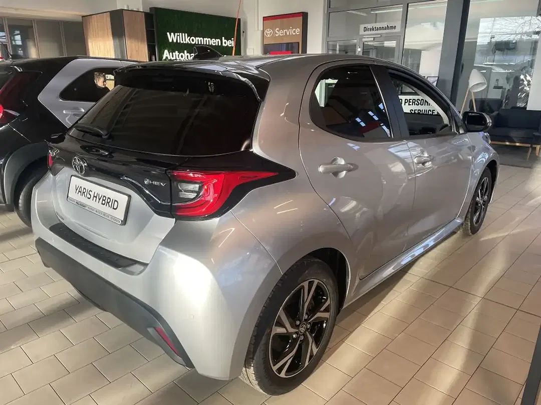 Toyota Yaris 1.5 Hybrid - Thumbnail 7