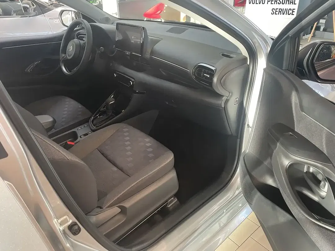 Toyota Yaris 1.5 Hybrid - Thumbnail 8