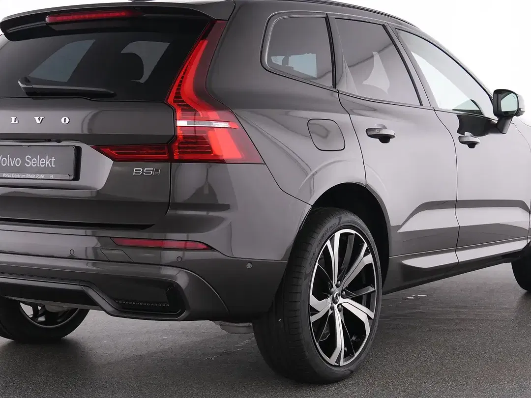 Volvo XC60 B5 AWD Ultra Dark - Thumbnail 9