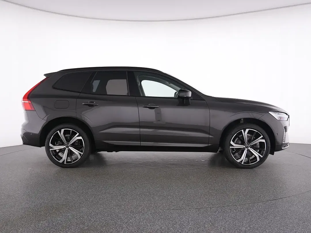 Volvo XC60 B5 AWD Ultra Dark - Thumbnail 11