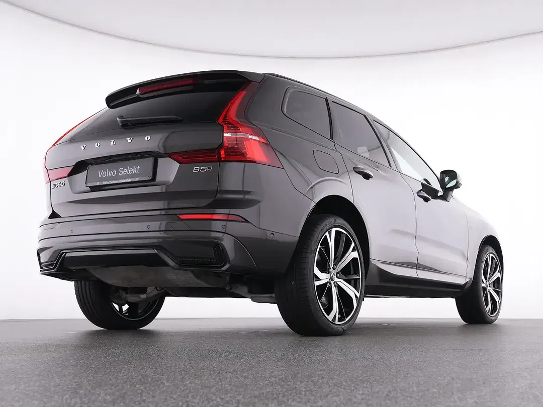 Volvo XC60 B5 AWD Ultra Dark - Thumbnail 7