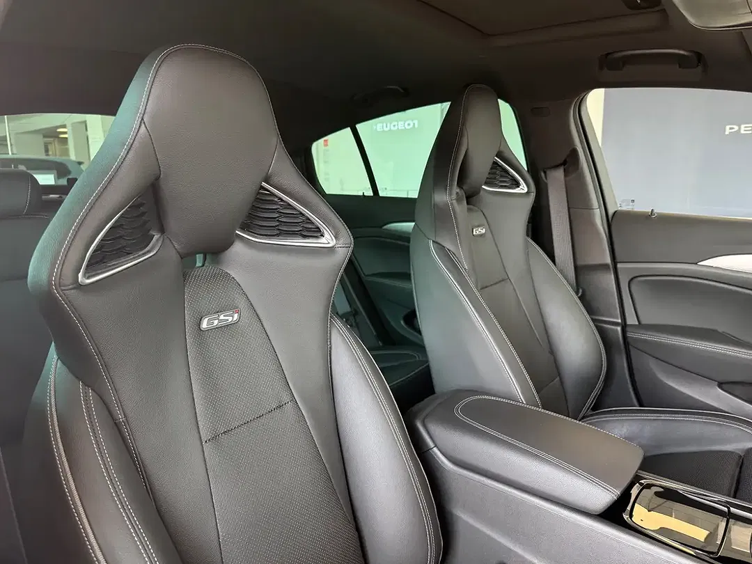 Opel Insignia 2.0 4x4 GSi - Thumbnail 12
