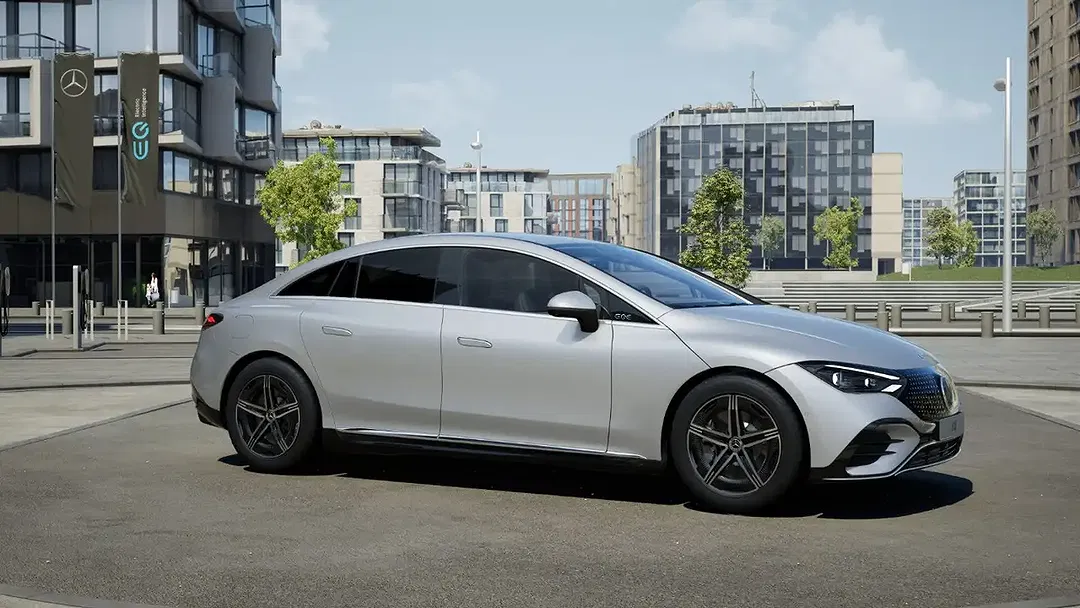 Mercedes-Benz EQE 300 - foto 1