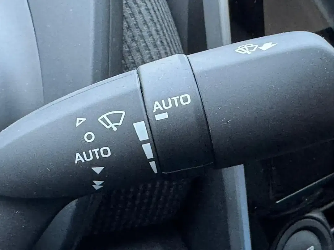 Toyota bZ4X EV Business Edition Plus - Thumbnail 14