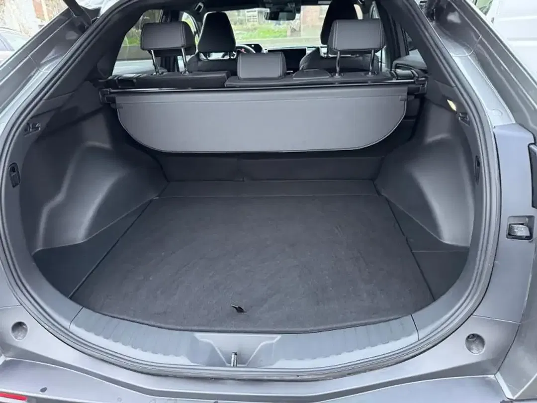 Toyota bZ4X EV Business Edition Plus - Thumbnail 7