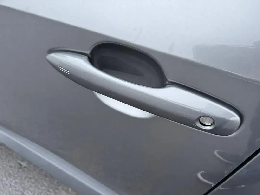 Toyota bZ4X EV Business Edition Plus - Thumbnail 9