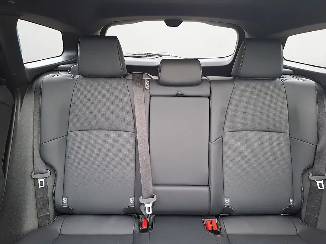 Toyota bZ4X 4x4 Lounge - Thumbnail 13