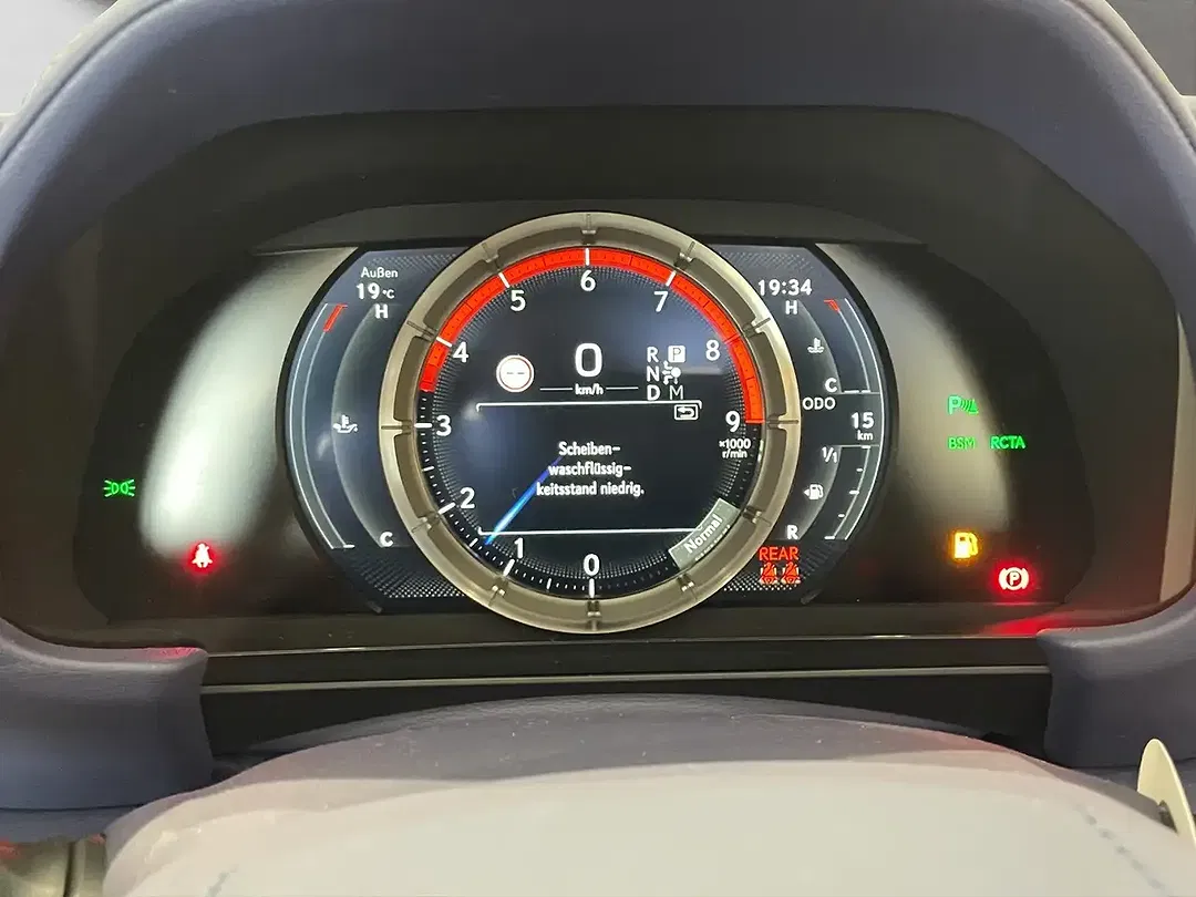 Lexus LC 500 Ultimate Edition - Thumbnail 10