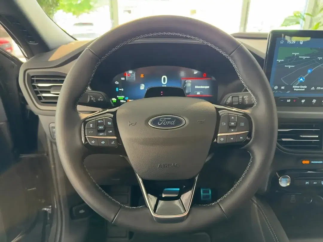 Ford Kuga PHEV - Thumbnail 9