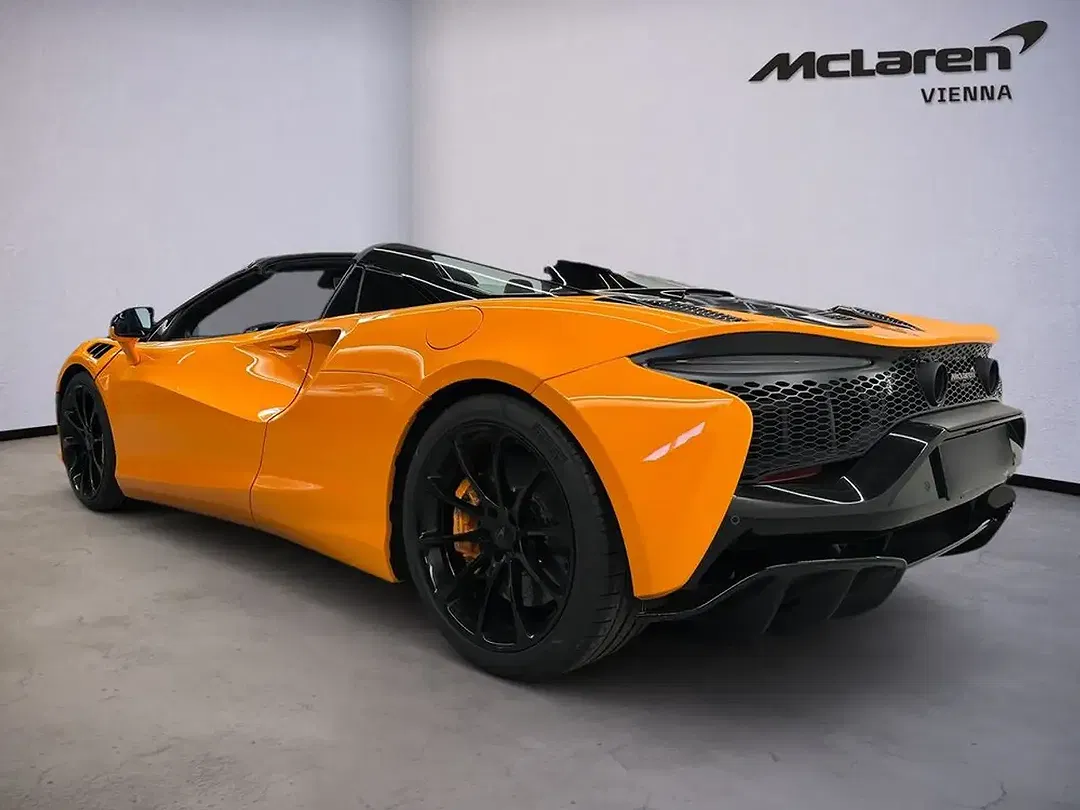 McLaren Artura Spider - Thumbnail 3