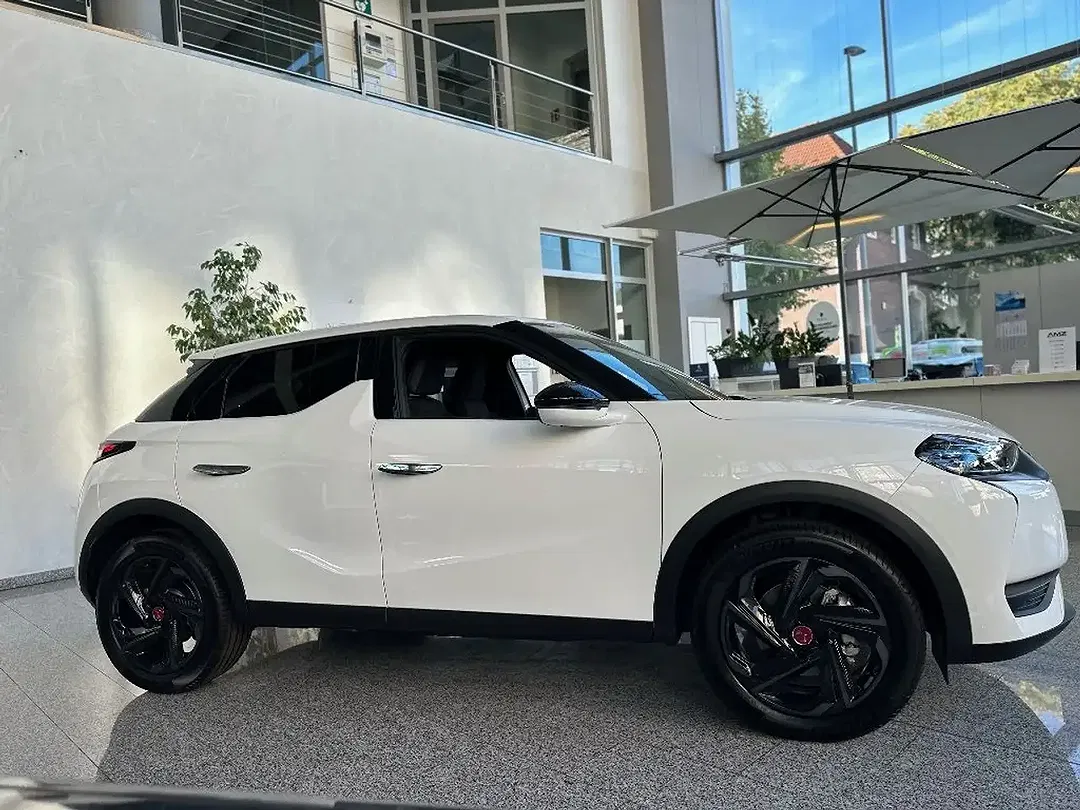 DS Automobiles DS 3 Crossback - Thumbnail 9