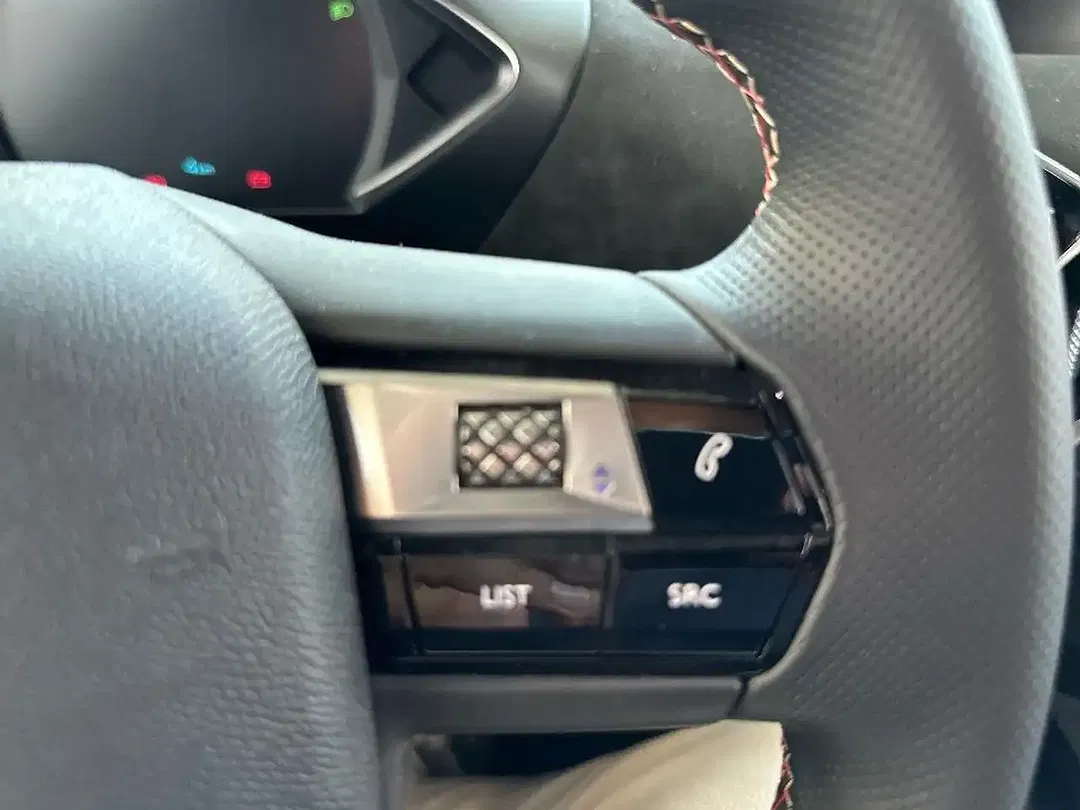 DS Automobiles DS 3 Crossback - Thumbnail 16