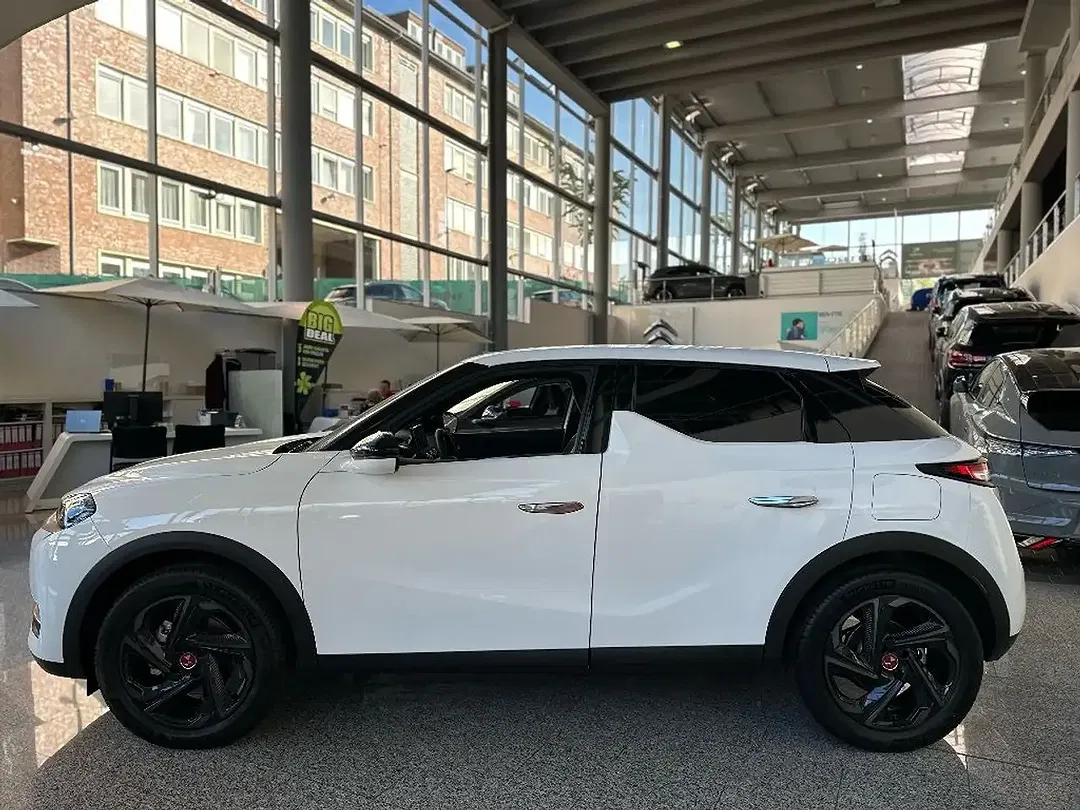 DS Automobiles DS 3 Crossback - Thumbnail 4