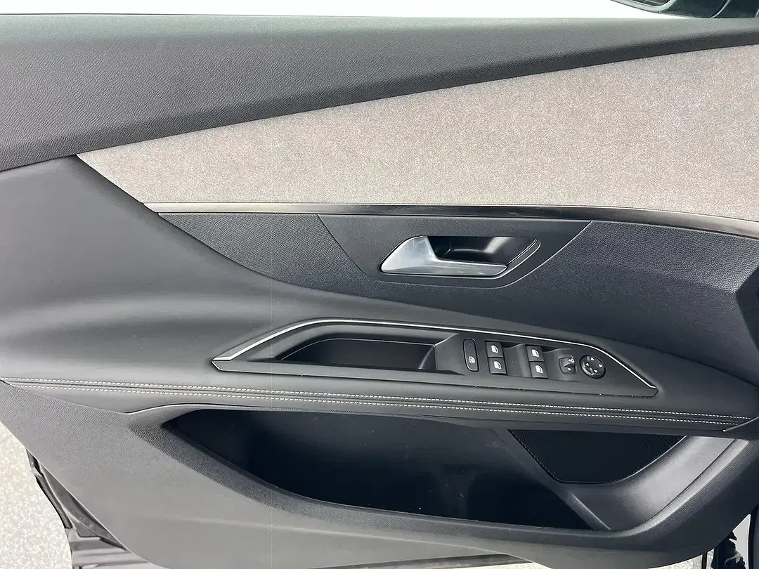 Peugeot 3008 GT - Thumbnail 10