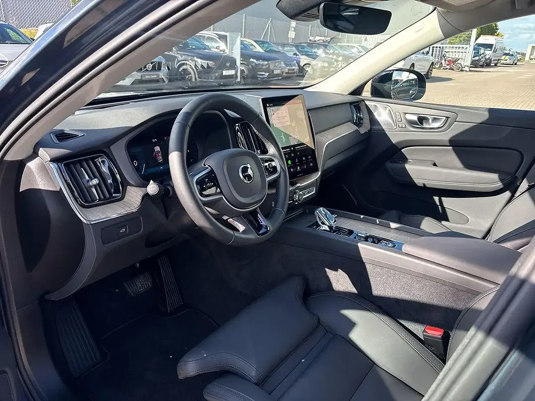 Volvo XC60 B5 AWD Plus Dark - Thumbnail 10