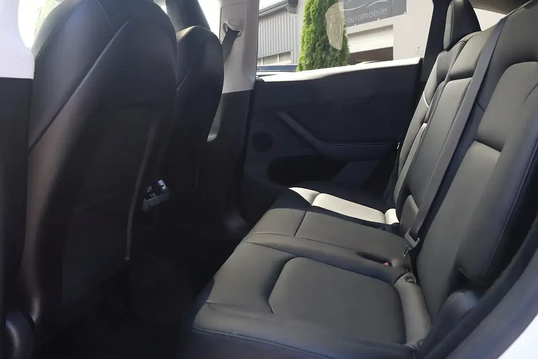 Tesla Model Y AWD Dual Motor Long Range - Thumbnail 14
