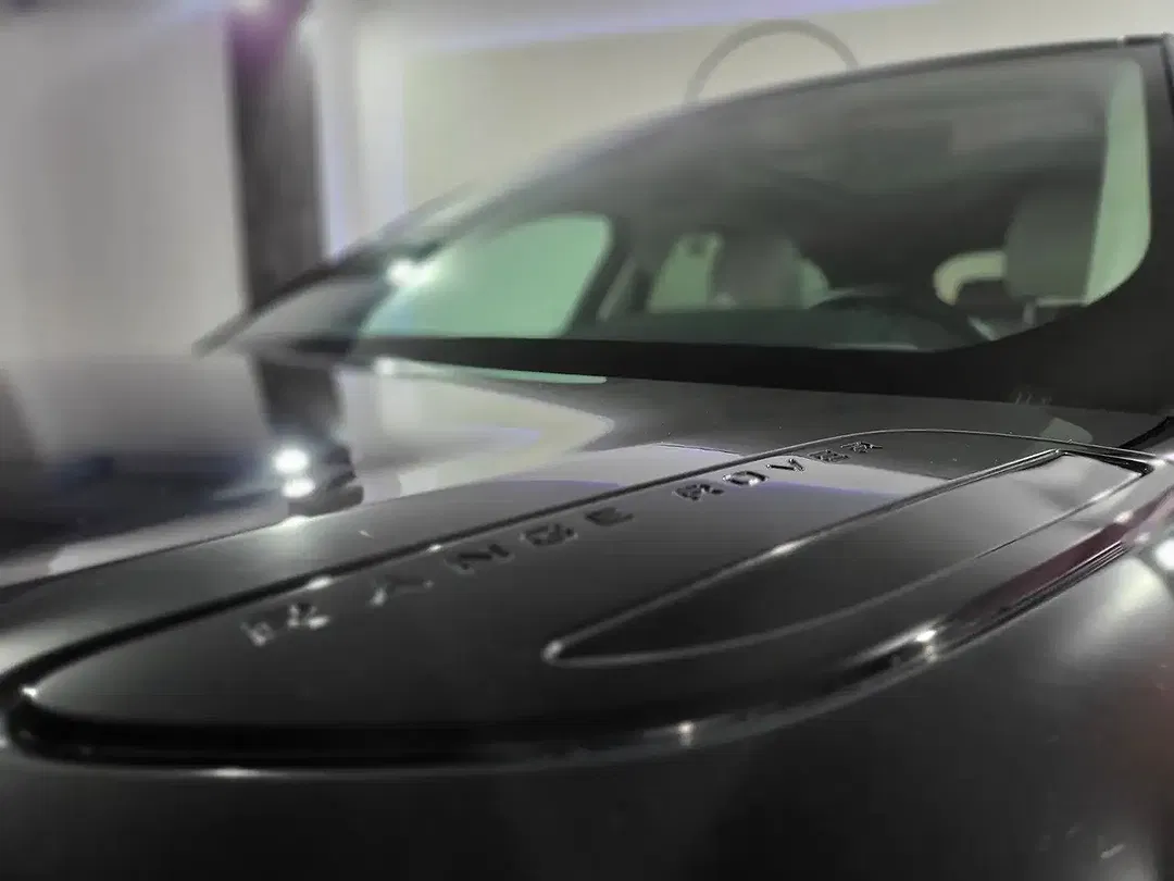 Land Rover Range Rover Velar R-Dynamic SE - Thumbnail 10