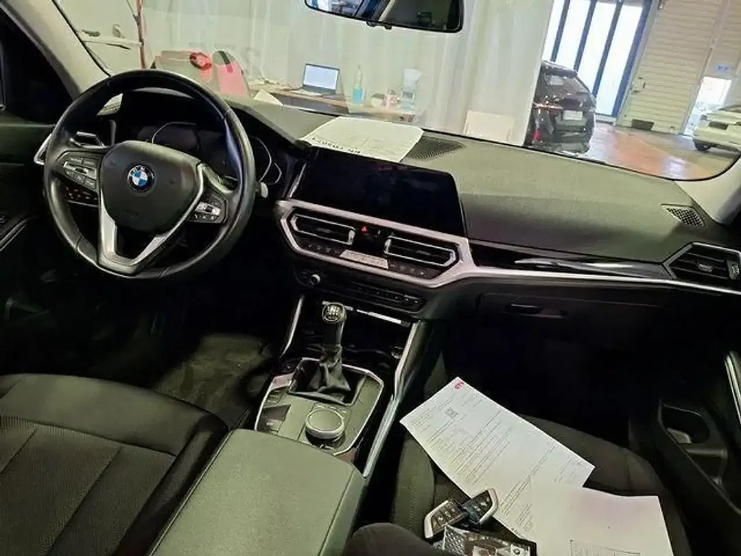 BMW 318 Touring Plus - Thumbnail 13