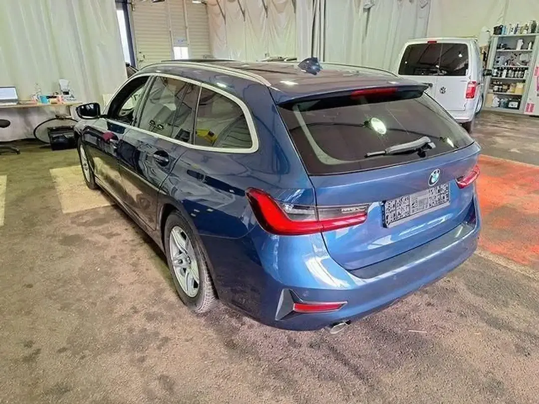 BMW 318 Touring Plus - Thumbnail 4