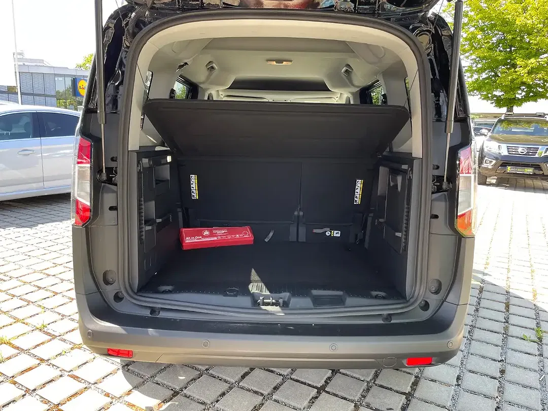 Ford Tourneo Courier Titanium - Thumbnail 22