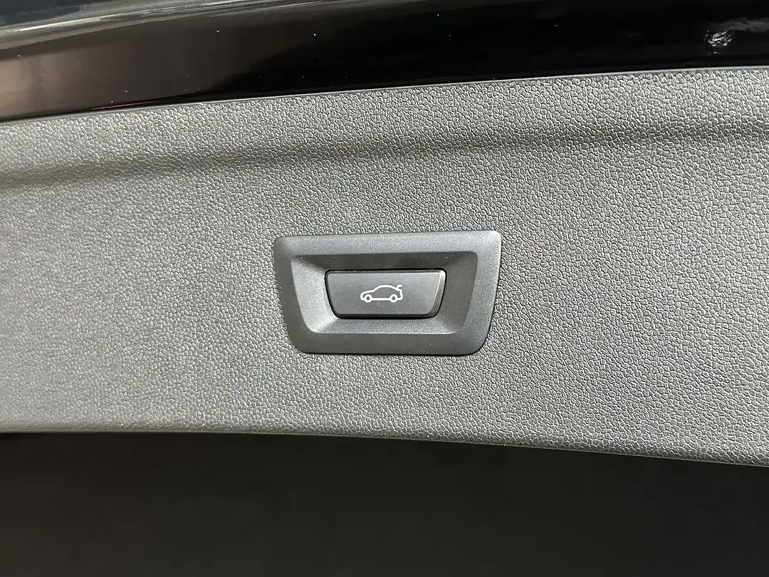 BMW iX xDrive - Thumbnail 4
