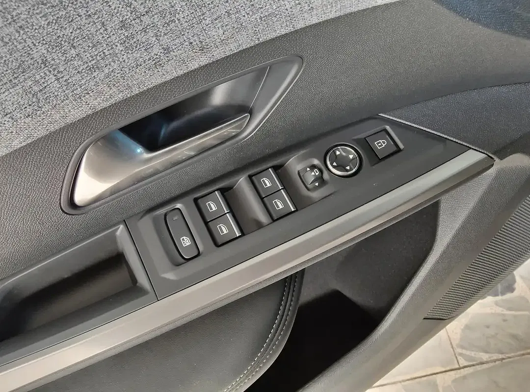 Peugeot 3008 145 Hybrid GT - Thumbnail 10