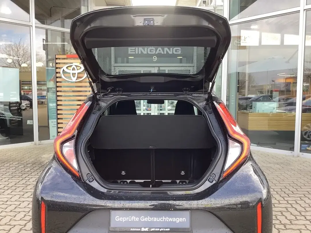 Toyota Aygo Air Active - Thumbnail 13