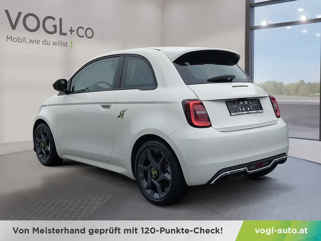 Abarth 500e - Thumbnail 3