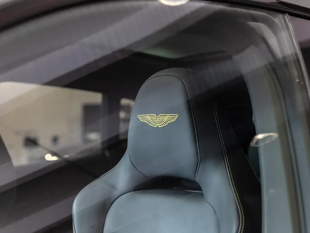 Aston Martin DBX 707 - foto 15