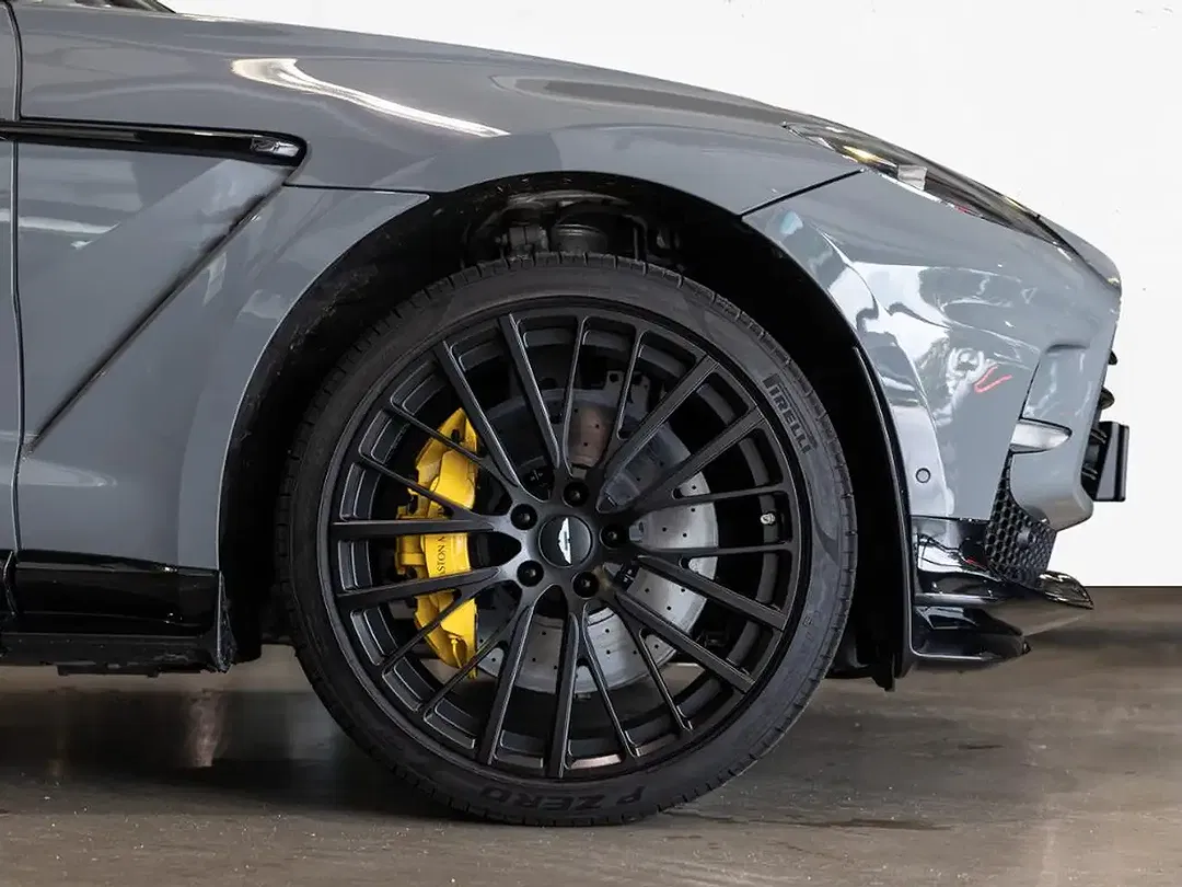 Aston Martin DBX 707 - Thumbnail 4