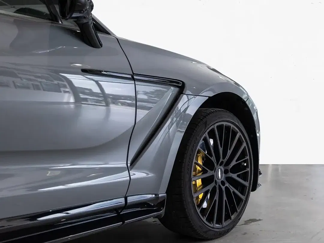Aston Martin DBX 707 - Thumbnail 9