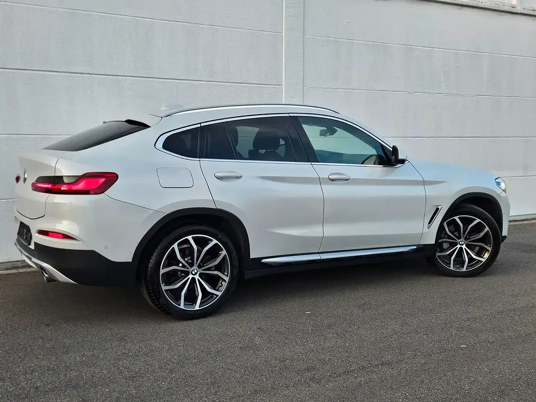 BMW X4 - Thumbnail 4