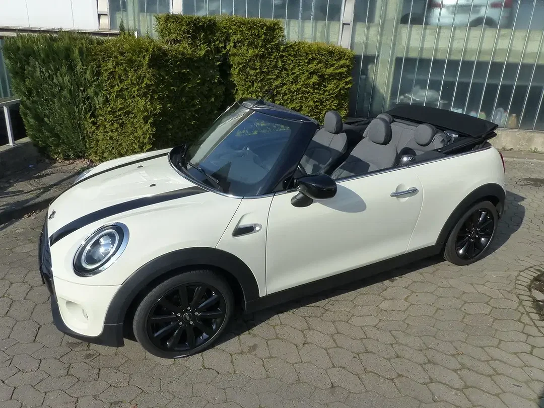 MINI Cooper Cabrio AUT - Afbeelding 1